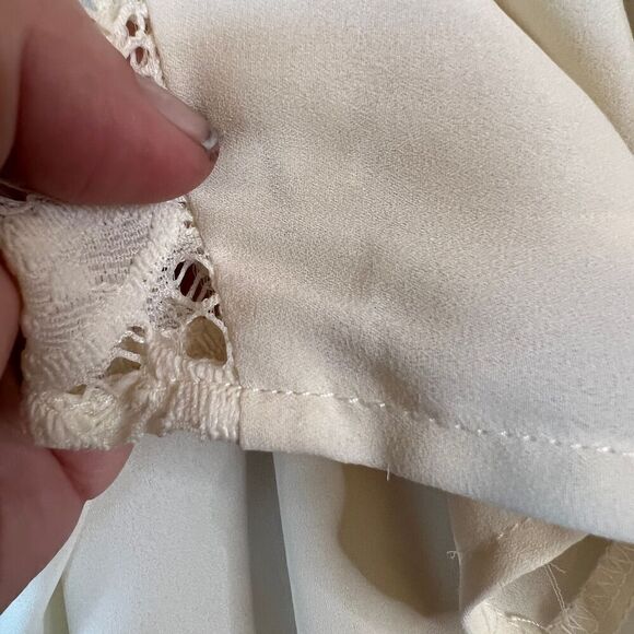 Alyx Cream Flowy Dolman Top with Lace Shoulder and Sleeve Size L - Picture 9 of 14